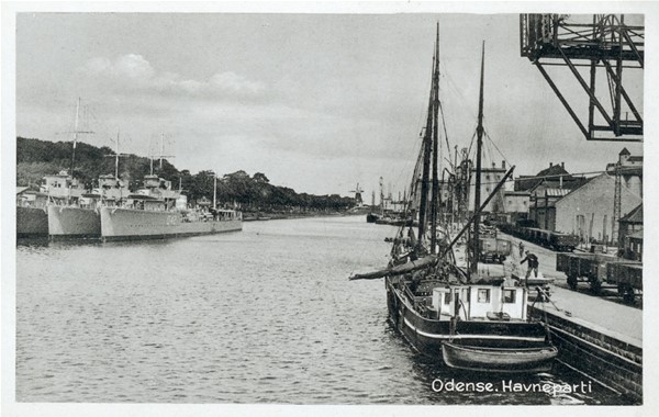 Postkort. Odense Havn. Kanal